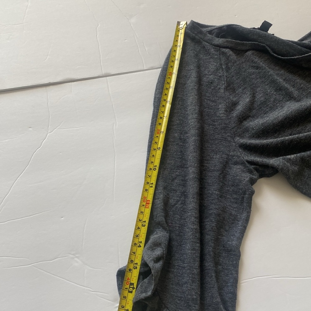 Banana‎ Republic Gray Knit Top Small - Picture 6 of 9